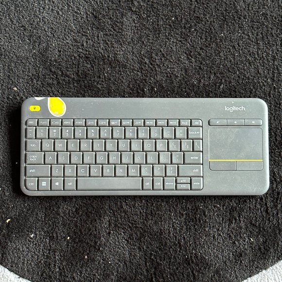 Logitech Wireless Keyboard k400 with Keypad Grey (AAA Batteries Required) - Picture 1 of 1